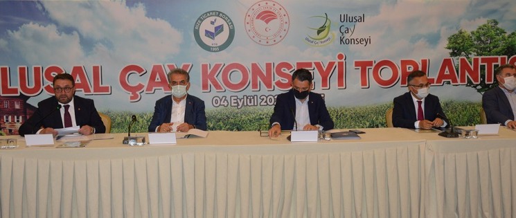 BAKAN PAKDEMİRLİ ULUSAL ÇAY KONSEYİ TOPLANTISINDA